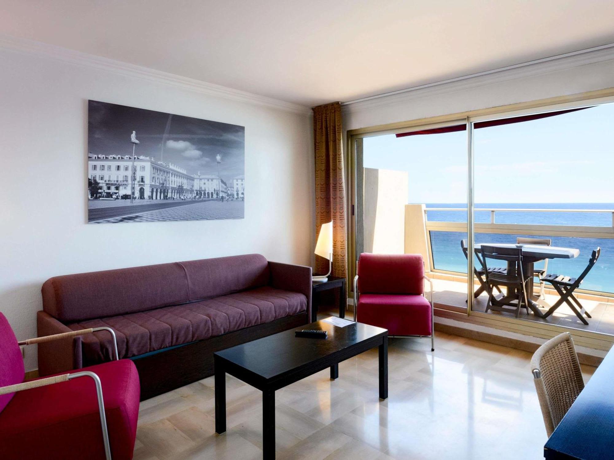 One-Bedroom Apartment Sea View