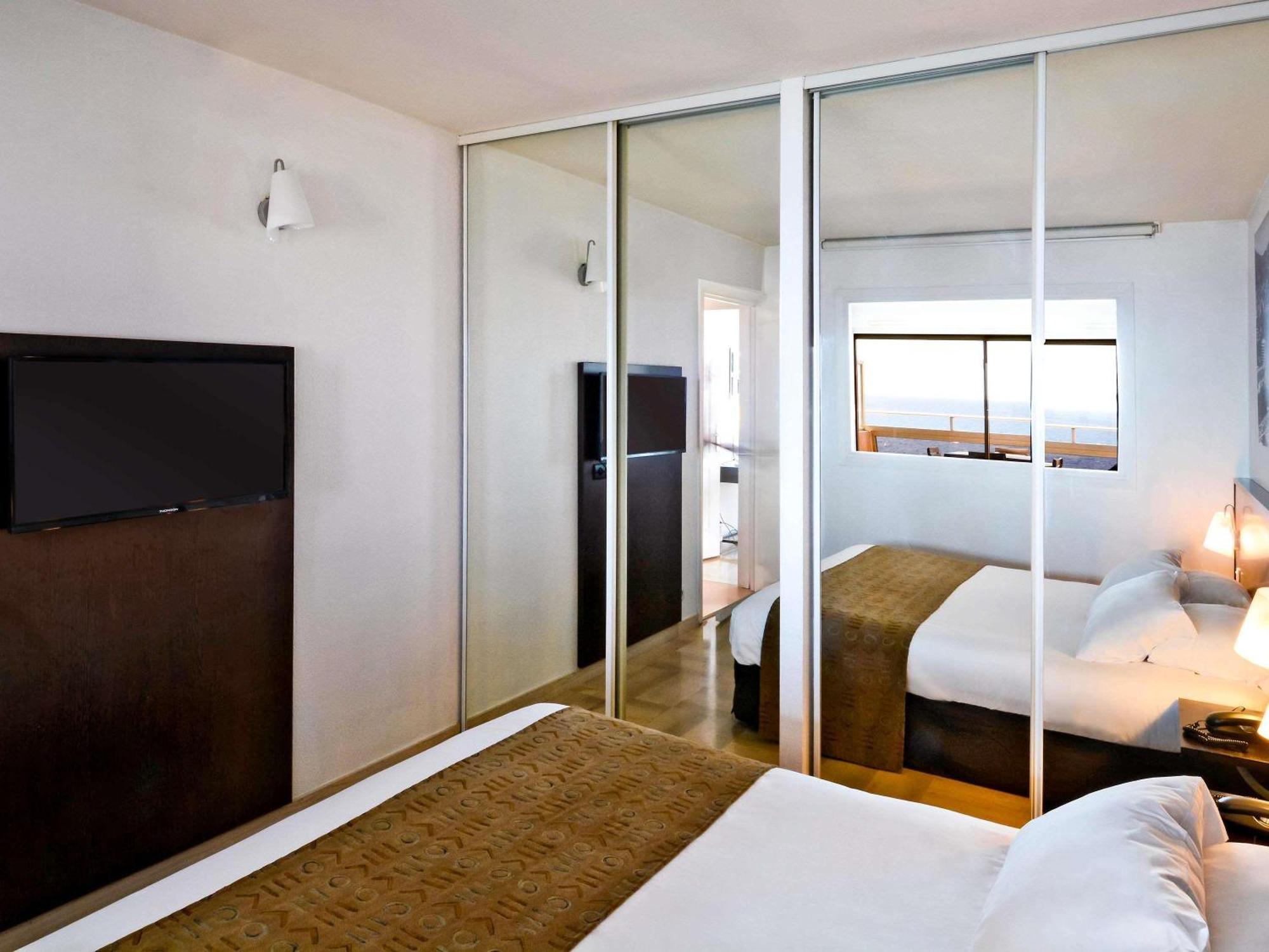 One-Bedroom Apartment Sea View