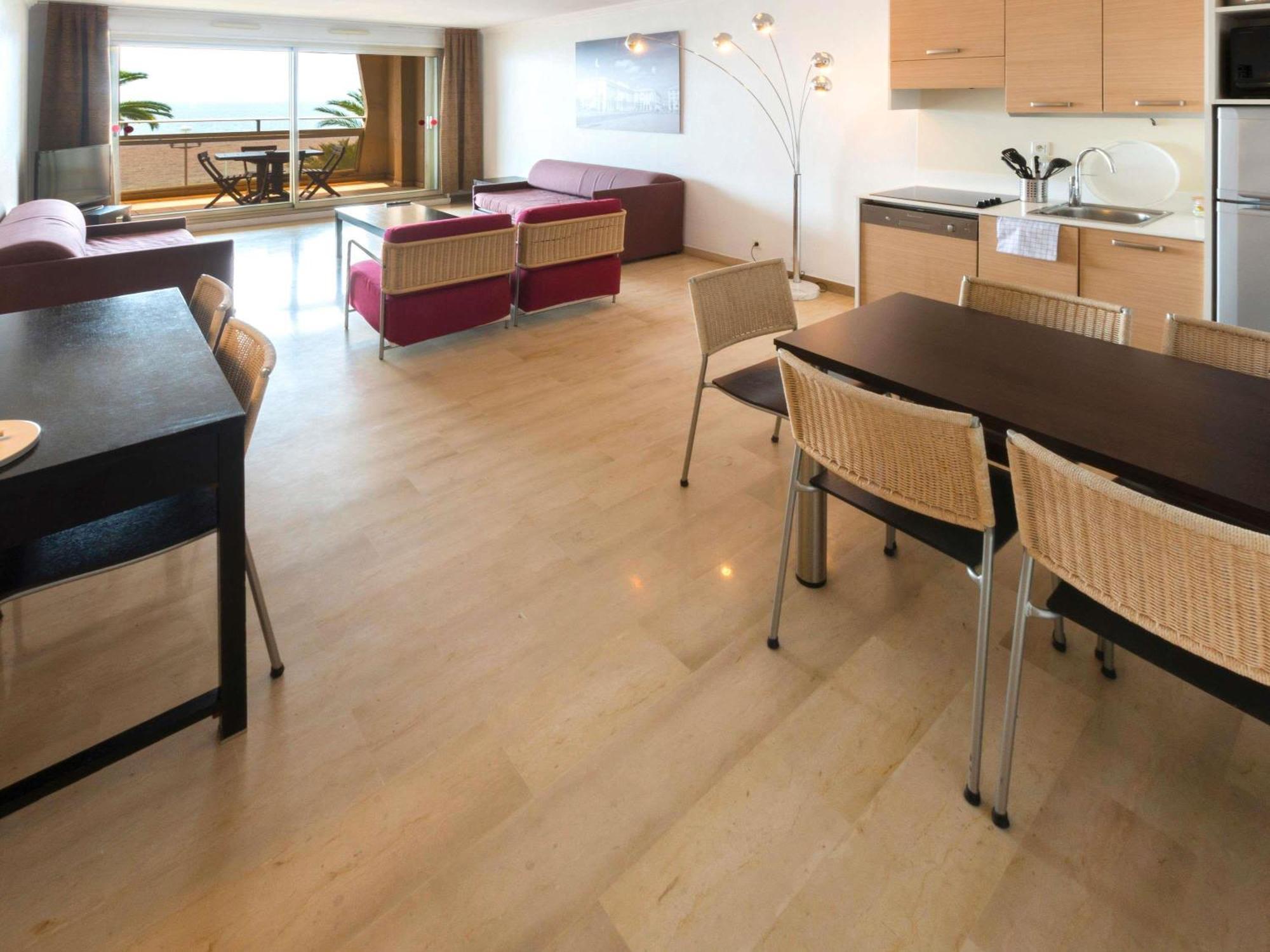 One-Bedroom Apartment Sea View